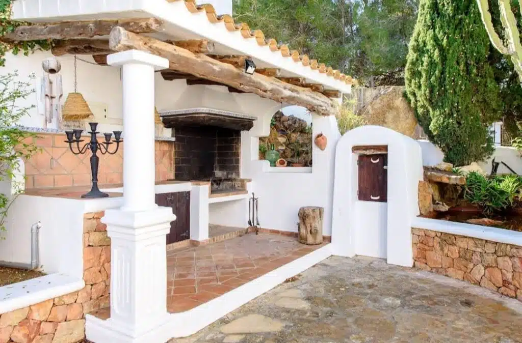 Gohtia Villa Ibiza Cheminée d'extérieur